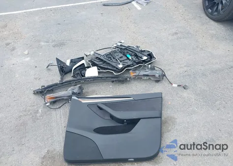 2023 Tesla Model Y Awd/Long Range Dual Motor All-Wheel Drive from USA, damaged, VIN 7SAYGAEE4PF752629